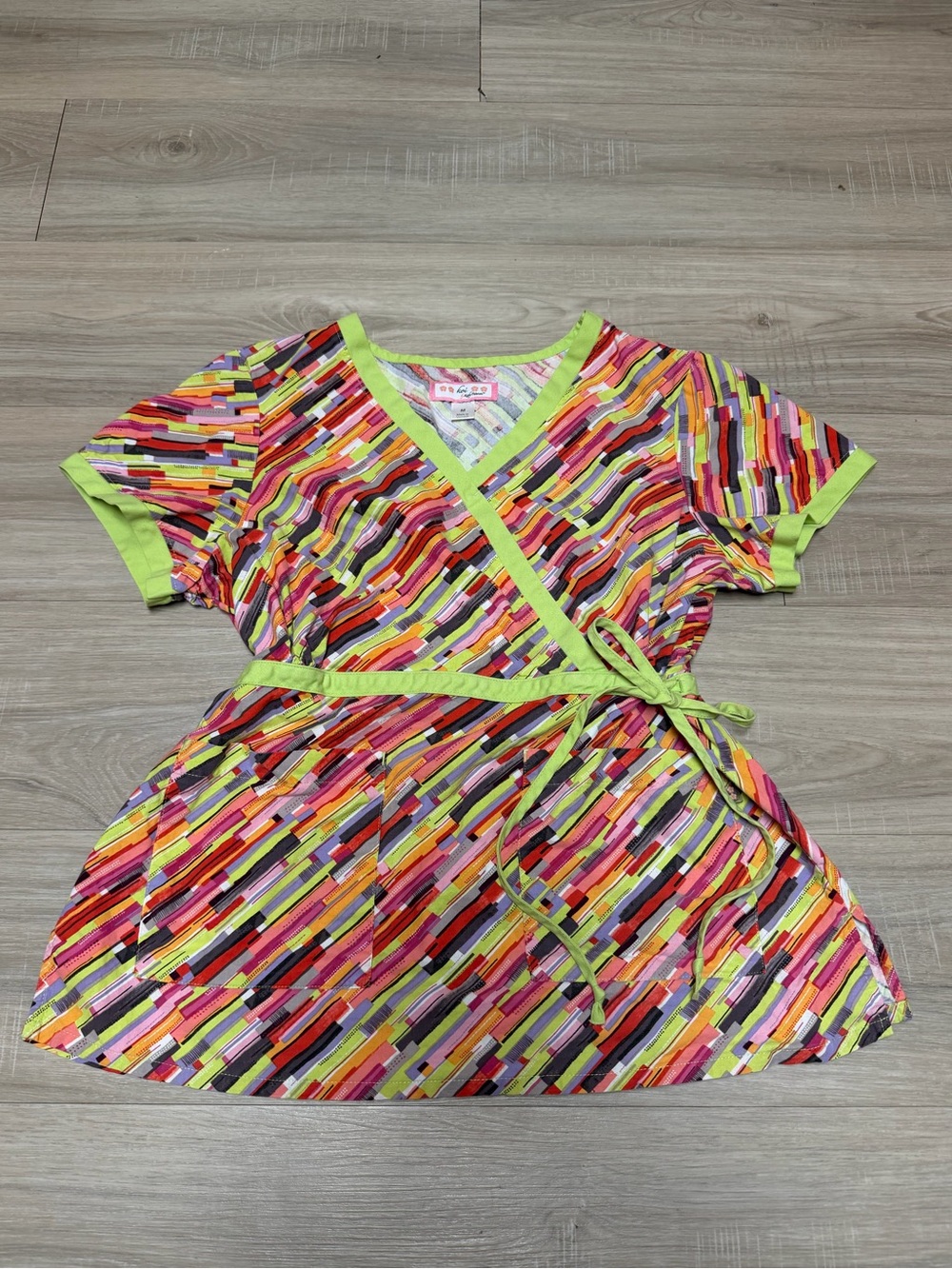 Koi by Kathy Peterson "Katheryn"
2000’s Scrub Top M